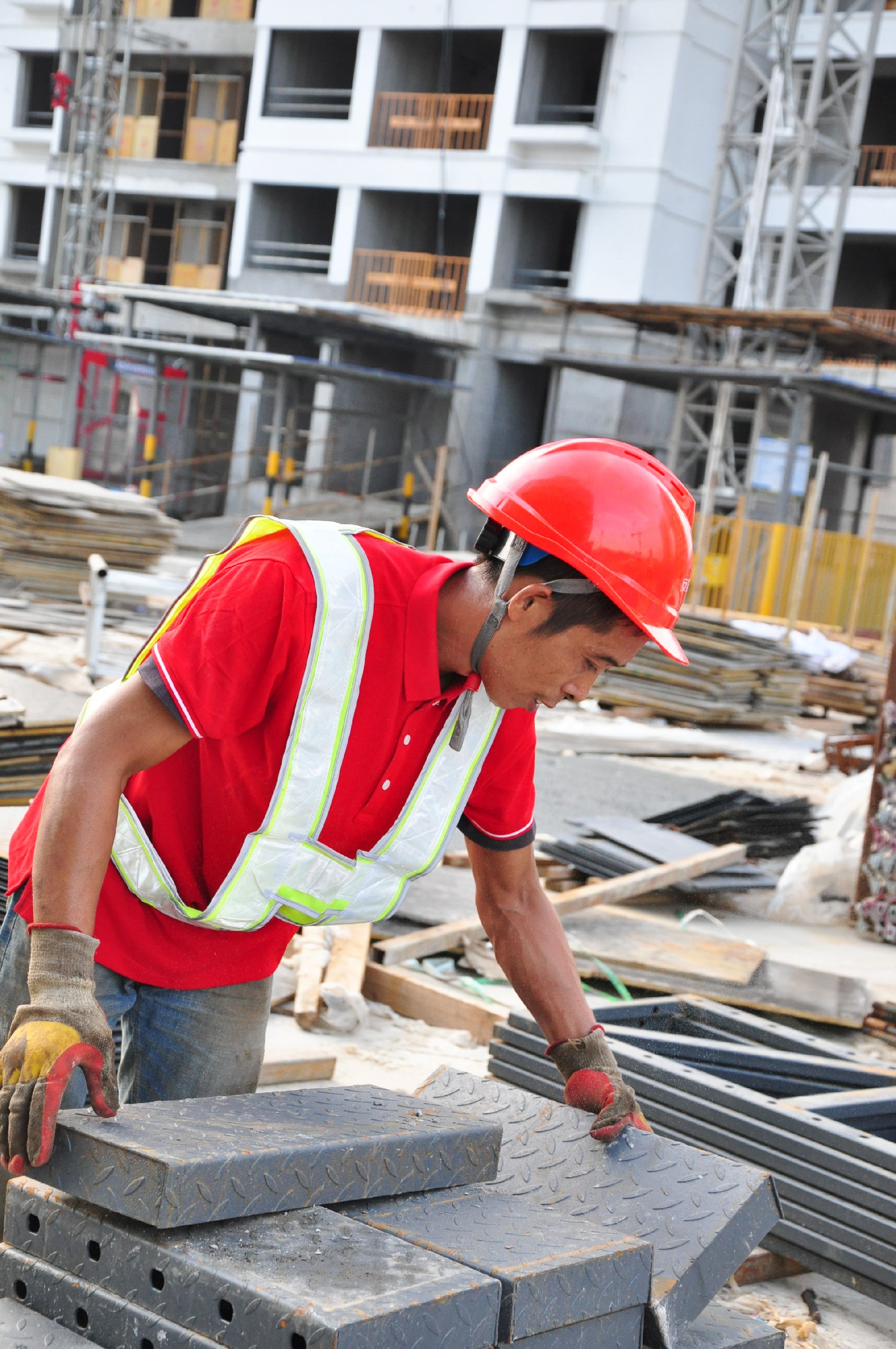 1630372140203573.jpg 搬運清點材料.jpg